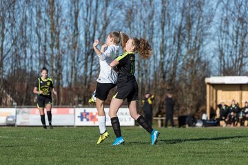 Bild 106 - B-Juniorinnen MSG Steinhorst Krummesse - SV Frisia 03 Risum Lindholm : Ergebnis: 0:5